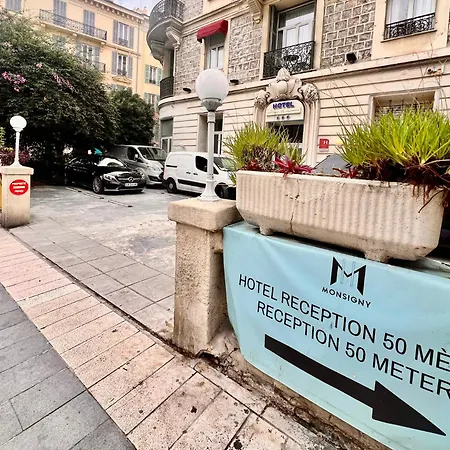 Malaussena - Reception 24&7 - Center Liberation Nice