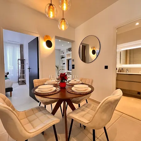 Malaussena - Reception 24&7 - Center Liberation Apartment