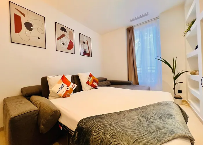 Malaussena - Reception 24&7 - Center Liberation Apartament *